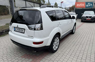 Внедорожник / Кроссовер Mitsubishi Outlander 2010 в 