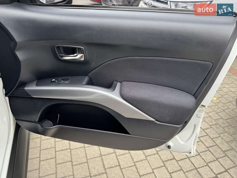 Позашляховик / Кросовер Mitsubishi Outlander 2010 в Запоріжжі