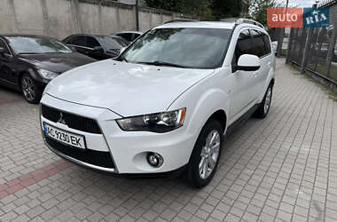 Внедорожник / Кроссовер Mitsubishi Outlander 2010 в 
