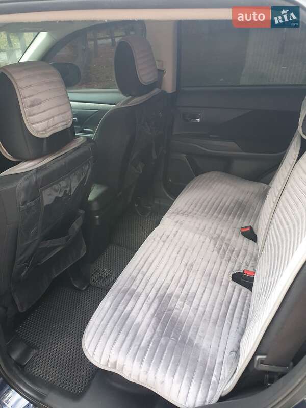 Внедорожник / Кроссовер Mitsubishi Outlander 2013 в Кривом Роге