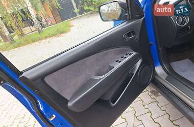 Внедорожник / Кроссовер Mitsubishi Outlander 2003 в 