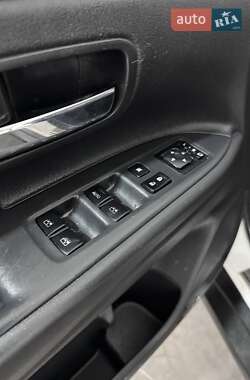 Позашляховик / Кросовер Mitsubishi Outlander 2016 в  фото 31 Позашляховик / Кросовер Mitsubishi Outlander 2016 в