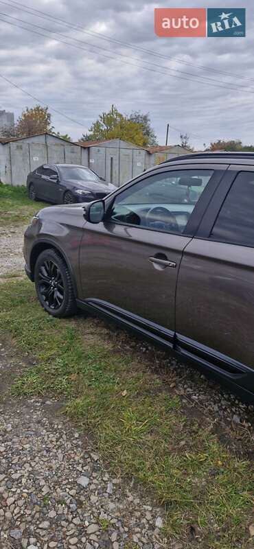 Внедорожник / Кроссовер Mitsubishi Outlander 2018 в Киеве