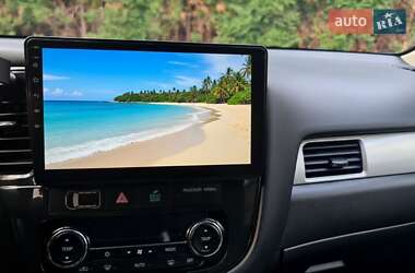 Позашляховик / Кросовер Mitsubishi Outlander 2014 в  фото 26 Позашляховик / Кросовер Mitsubishi Outlander 2014 в