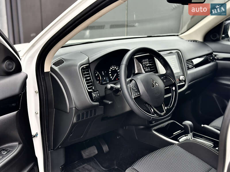 Позашляховик / Кросовер Mitsubishi Outlander 2021 в Києві фото 34 Позашляховик / Кросовер Mitsubishi Outlander 2021 в Києві