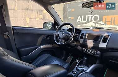 Внедорожник / Кроссовер Mitsubishi Outlander 2010 в 