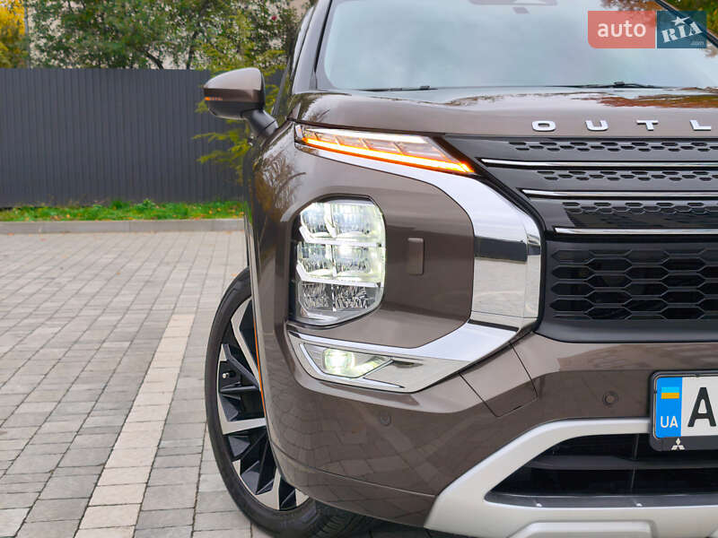 Внедорожник / Кроссовер Mitsubishi Outlander 2022 в Ивано-Франковске