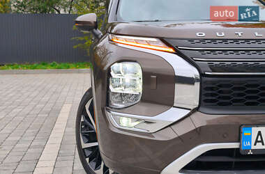 Внедорожник / Кроссовер Mitsubishi Outlander 2022 в 