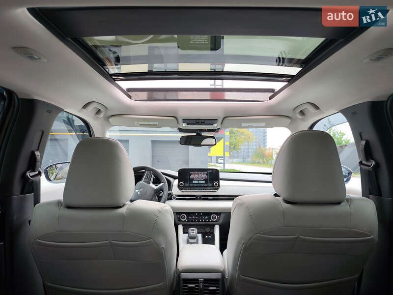 Внедорожник / Кроссовер Mitsubishi Outlander 2022 в Ивано-Франковске