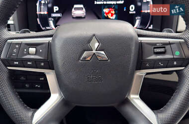 Внедорожник / Кроссовер Mitsubishi Outlander 2022 в 