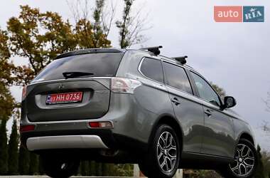 Внедорожник / Кроссовер Mitsubishi Outlander 2016 в 