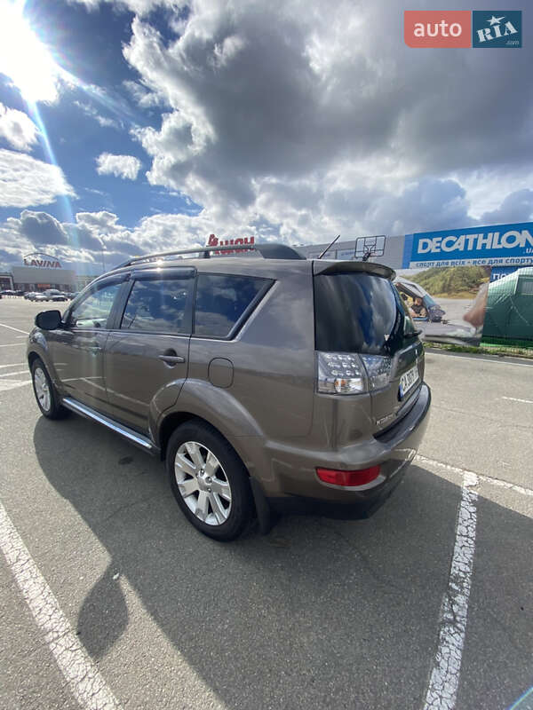Внедорожник / Кроссовер Mitsubishi Outlander 2010 в Киеве фото 10 Внедорожник / Кроссовер Mitsubishi Outlander 2010 в Киеве