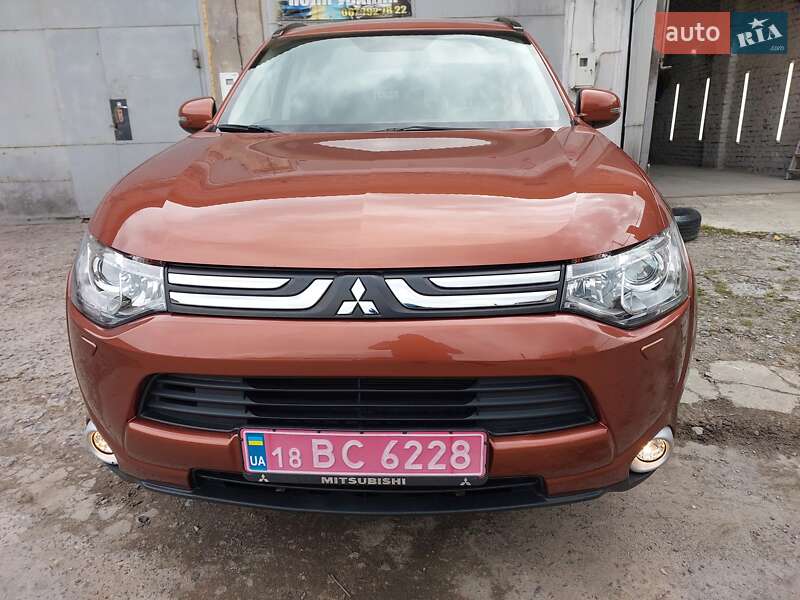 Позашляховик / Кросовер Mitsubishi Outlander 2013 в Рівному фото 2 Позашляховик / Кросовер Mitsubishi Outlander 2013 в Рівному