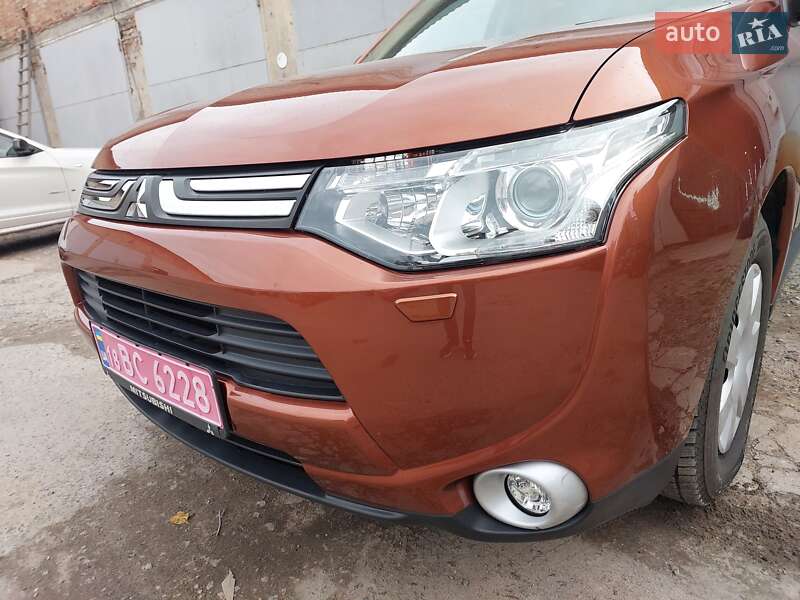 Позашляховик / Кросовер Mitsubishi Outlander 2013 в Рівному фото 7 Позашляховик / Кросовер Mitsubishi Outlander 2013 в Рівному
