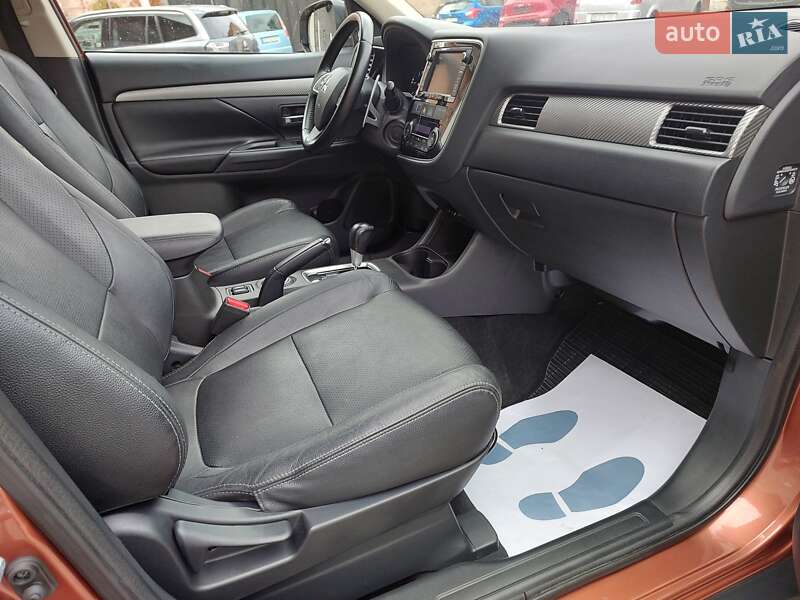 Позашляховик / Кросовер Mitsubishi Outlander 2013 в Рівному фото 27 Позашляховик / Кросовер Mitsubishi Outlander 2013 в Рівному