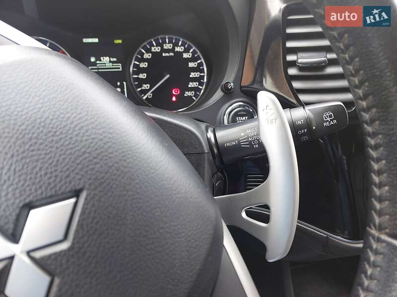 Позашляховик / Кросовер Mitsubishi Outlander 2013 в Рівному фото 37 Позашляховик / Кросовер Mitsubishi Outlander 2013 в Рівному