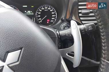 Позашляховик / Кросовер Mitsubishi Outlander 2013 в  фото 37 Позашляховик / Кросовер Mitsubishi Outlander 2013 в