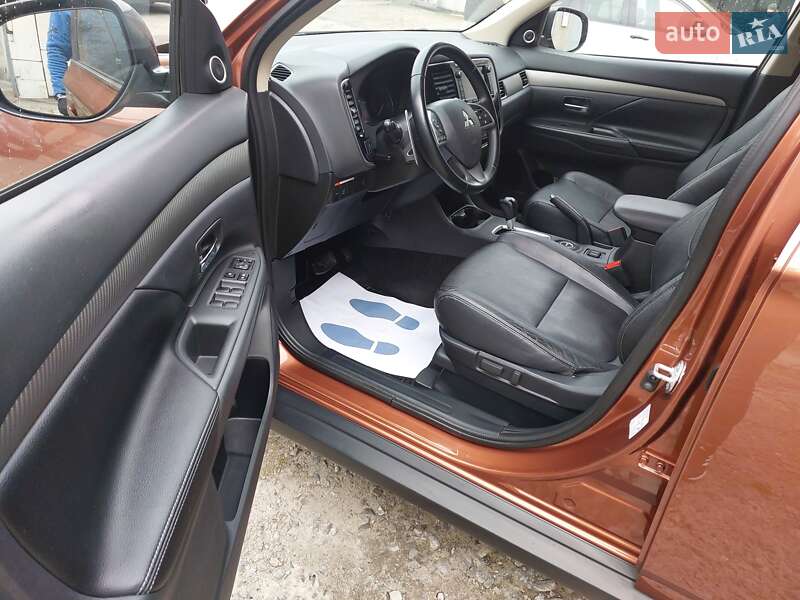 Позашляховик / Кросовер Mitsubishi Outlander 2013 в Рівному фото 42 Позашляховик / Кросовер Mitsubishi Outlander 2013 в Рівному