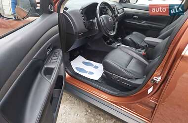 Позашляховик / Кросовер Mitsubishi Outlander 2013 в  фото 42 Позашляховик / Кросовер Mitsubishi Outlander 2013 в