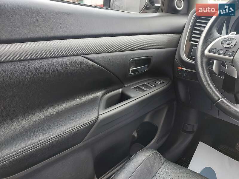 Позашляховик / Кросовер Mitsubishi Outlander 2013 в Рівному фото 46 Позашляховик / Кросовер Mitsubishi Outlander 2013 в Рівному
