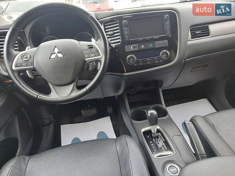 Позашляховик / Кросовер Mitsubishi Outlander 2013 в Рівному фото 48 Позашляховик / Кросовер Mitsubishi Outlander 2013 в Рівному