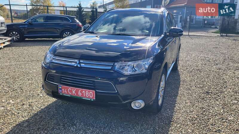 Внедорожник / Кроссовер Mitsubishi Outlander 2014 в Калуше