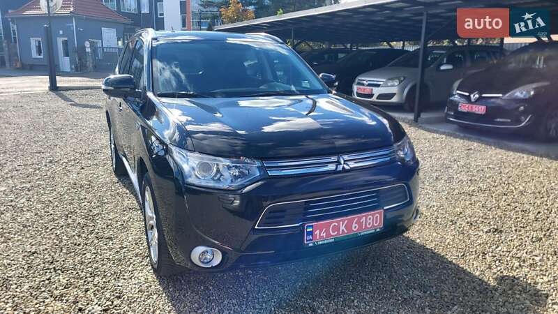 Внедорожник / Кроссовер Mitsubishi Outlander 2014 в Калуше