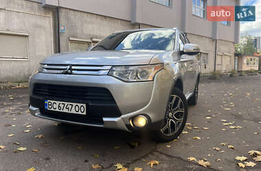 Позашляховик / Кросовер Mitsubishi Outlander 2014 в Львові