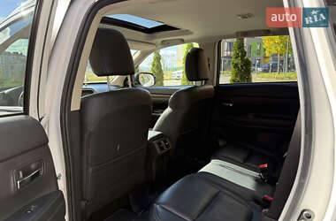 Позашляховик / Кросовер Mitsubishi Outlander 2021 в 