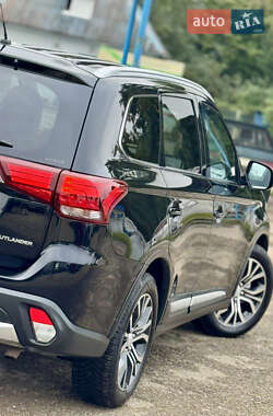 Позашляховик / Кросовер Mitsubishi Outlander 2016 в  фото 19 Позашляховик / Кросовер Mitsubishi Outlander 2016 в