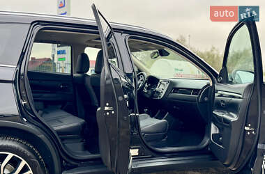 Позашляховик / Кросовер Mitsubishi Outlander 2016 в  фото 61 Позашляховик / Кросовер Mitsubishi Outlander 2016 в