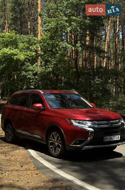 Позашляховик / Кросовер Mitsubishi Outlander 2017 в Полтаві