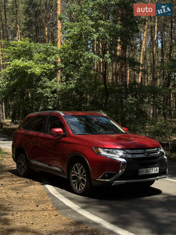 Позашляховик / Кросовер Mitsubishi Outlander 2017 в Полтаві фото Позашляховик / Кросовер Mitsubishi Outlander 2017 в Полтаві