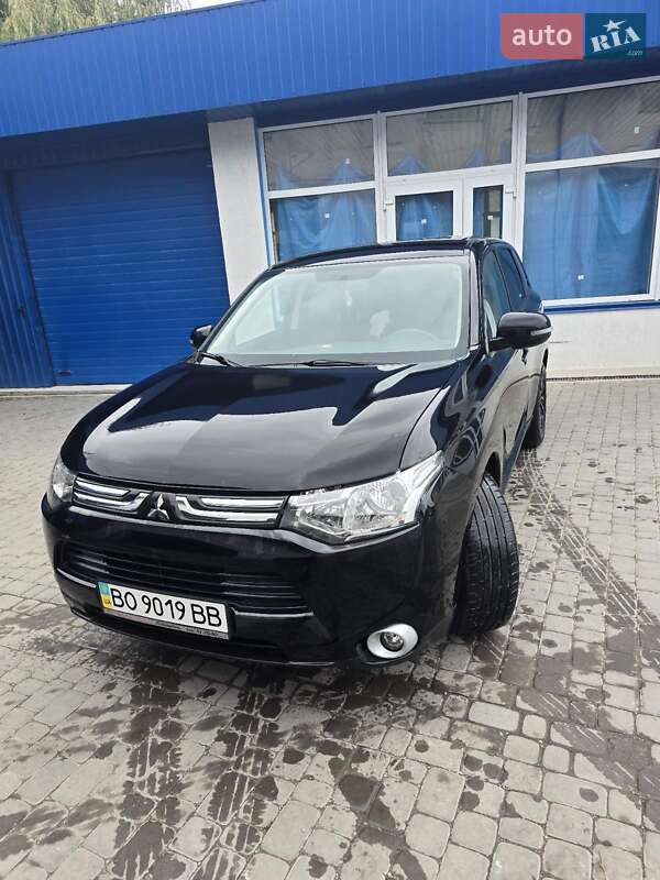 Позашляховик / Кросовер Mitsubishi Outlander 2013 в Кременці фото Позашляховик / Кросовер Mitsubishi Outlander 2013 в Кременці