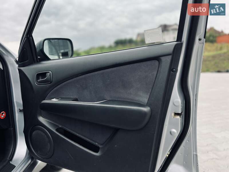 Позашляховик / Кросовер Mitsubishi Outlander 2006 в Чернівцях фото 40 Позашляховик / Кросовер Mitsubishi Outlander 2006 в Чернівцях