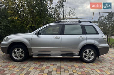 Внедорожник / Кроссовер Mitsubishi Outlander 2003 в  фото 9 Внедорожник / Кроссовер Mitsubishi Outlander 2003 в