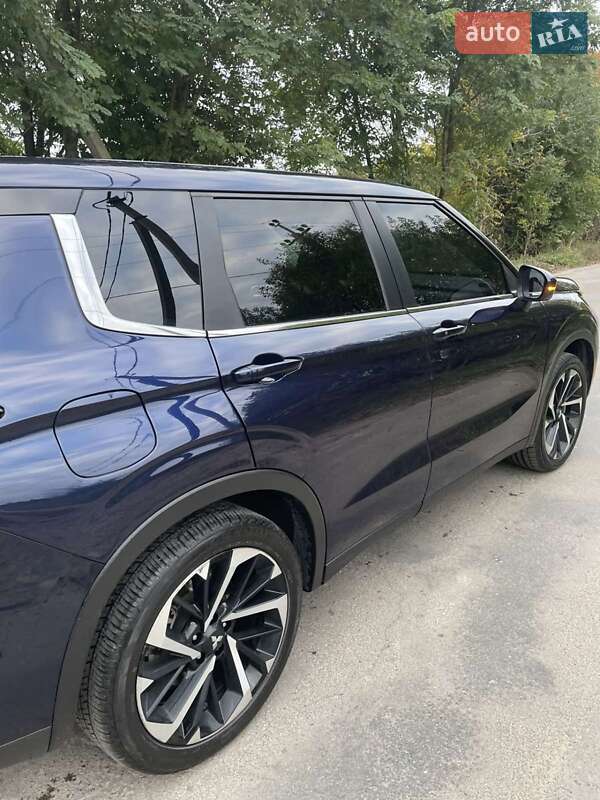 Внедорожник / Кроссовер Mitsubishi Outlander 2021 в Винниках фото 16 Внедорожник / Кроссовер Mitsubishi Outlander 2021 в Винниках