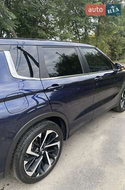 Позашляховик / Кросовер Mitsubishi Outlander 2021 в  фото 16 Позашляховик / Кросовер Mitsubishi Outlander 2021 в