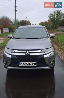 Позашляховик / Кросовер Mitsubishi Outlander 2016 в Березані Позашляховик / Кросовер Mitsubishi Outlander 2016 в Березані