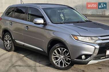 Позашляховик / Кросовер Mitsubishi Outlander 2015 в Києві