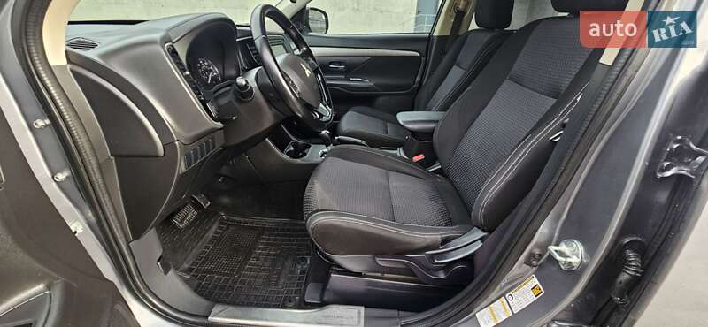 Внедорожник / Кроссовер Mitsubishi Outlander 2015 в Киеве фото 11 Внедорожник / Кроссовер Mitsubishi Outlander 2015 в Киеве