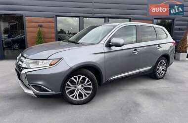 Позашляховик / Кросовер Mitsubishi Outlander 2018 в  фото 6 Позашляховик / Кросовер Mitsubishi Outlander 2018 в