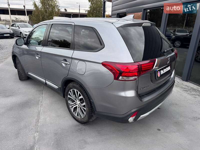 Внедорожник / Кроссовер Mitsubishi Outlander 2018 в Ровно фото 11 Внедорожник / Кроссовер Mitsubishi Outlander 2018 в Ровно