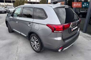 Позашляховик / Кросовер Mitsubishi Outlander 2018 в  фото 11 Позашляховик / Кросовер Mitsubishi Outlander 2018 в