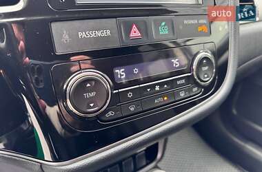 Позашляховик / Кросовер Mitsubishi Outlander 2018 в  фото 21 Позашляховик / Кросовер Mitsubishi Outlander 2018 в