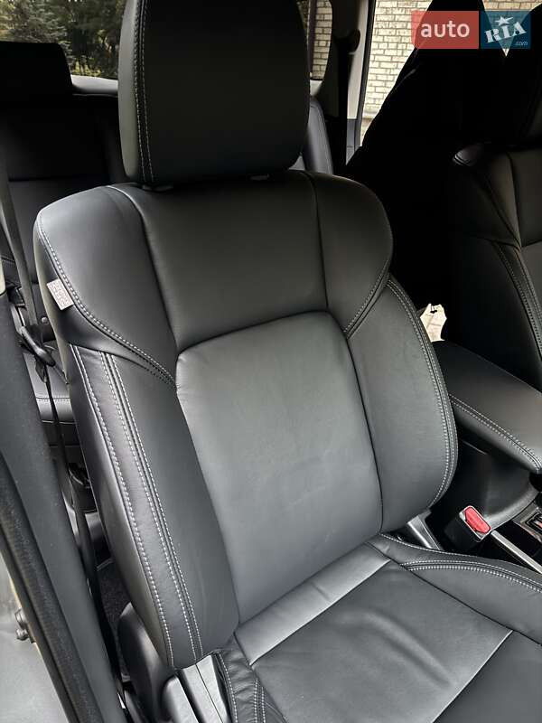 Позашляховик / Кросовер Mitsubishi Outlander 2018 в Києві