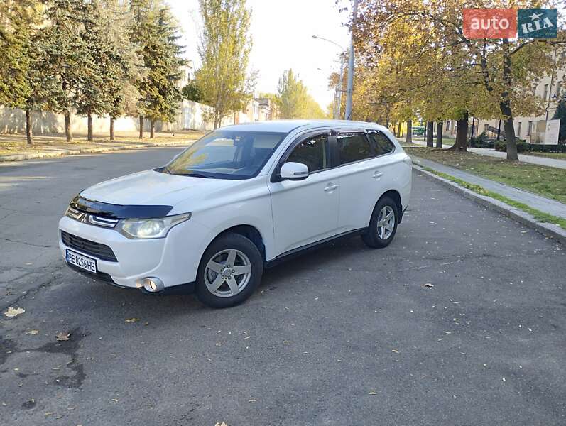 Внедорожник / Кроссовер Mitsubishi Outlander 2012 в Николаеве фото 5 Внедорожник / Кроссовер Mitsubishi Outlander 2012 в Николаеве