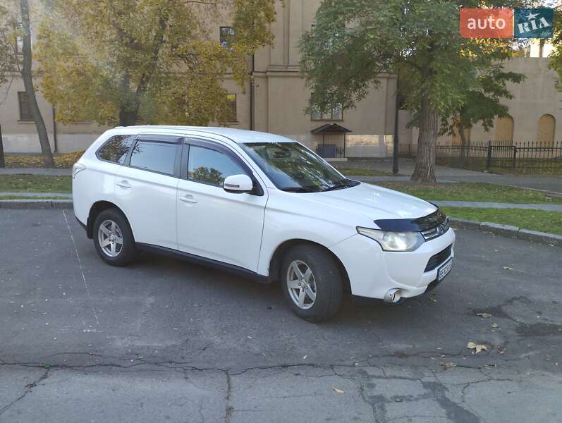 Внедорожник / Кроссовер Mitsubishi Outlander 2012 в Николаеве фото 17 Внедорожник / Кроссовер Mitsubishi Outlander 2012 в Николаеве
