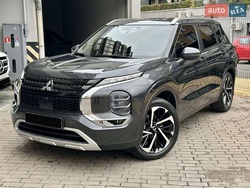 Позашляховик / Кросовер Mitsubishi Outlander 2024 в Києві