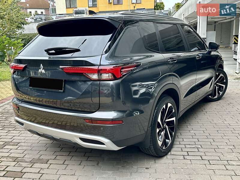 Позашляховик / Кросовер Mitsubishi Outlander 2024 в Києві